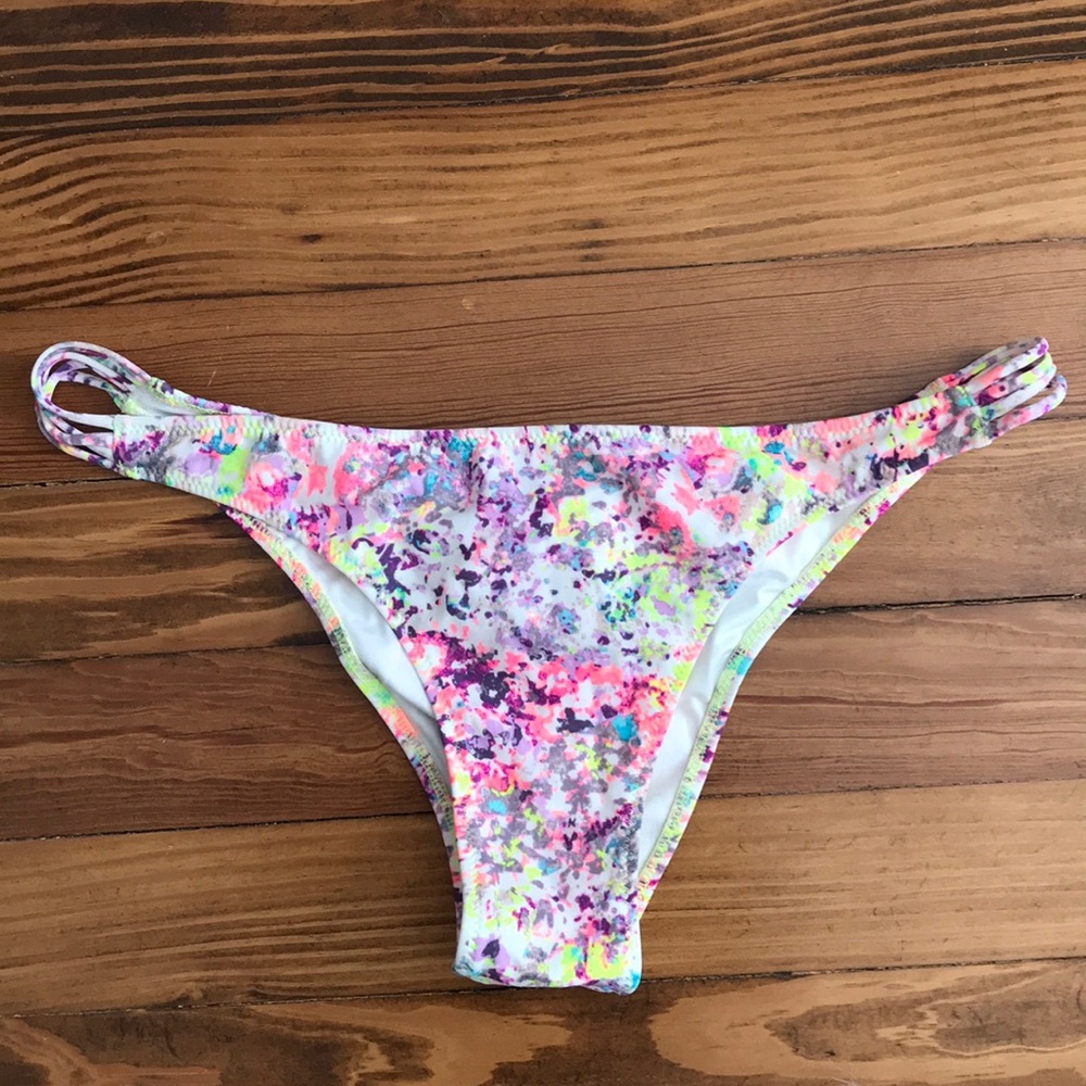 Victoria’s Secret bikini bottoms size medium
